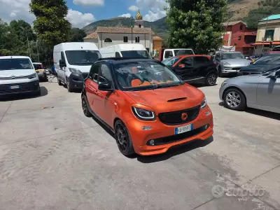 Usata Smart ForFour Brabus 90 CV (66 kW) 2015 Arancione Utilitaria