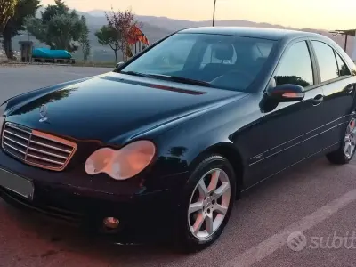 Usata Mercedes C220 2005 Blu Berlina