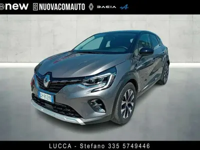 Usata Renault Captur Techno 143 CV (105 kW) 2023 Grigio SUV