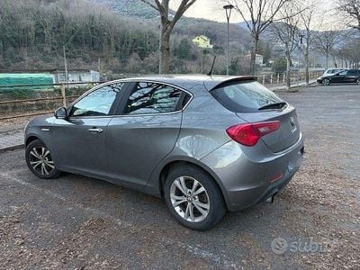 Gebraucht Alfa Romeo Giulietta Distinctive 105 PS (77 kW) 2012 Grau Limousine