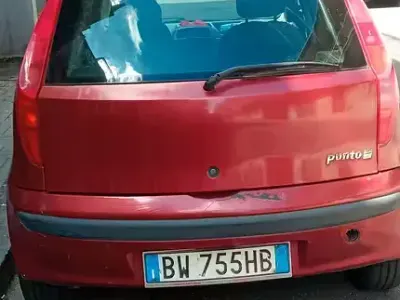 Usata Fiat Punto 60 CV (44 kW) 2001 Rosso Utilitaria