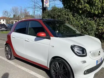 Usata Smart ForFour 90 CV (66 kW) 2017 Bianco Utilitaria