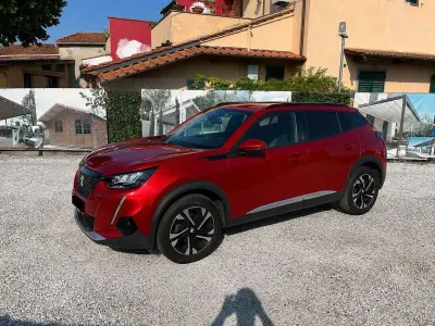 Usata Peugeot 2008 Allure 131 CV (96 kW) 2020 Rosso SUV