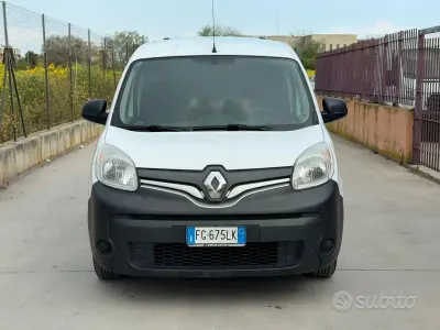 Usado Renault Kangoo 90 CV (66 kW) 2016 Blanco Monovolumen