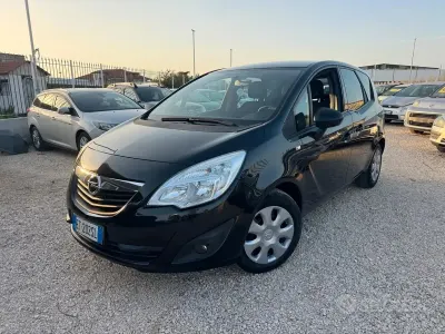 Usata Opel Meriva Cosmo 101 CV (74 kW) 2013 Nero Monovolume