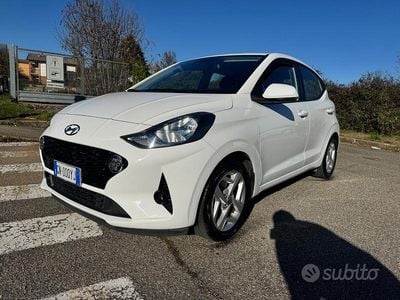 Usata Hyundai i10 67 CV (49 kW) 2023 Bianco Utilitaria