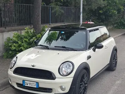 Usata Mini Cooper 120 CV (88 kW) 2009 Bianco Utilitaria