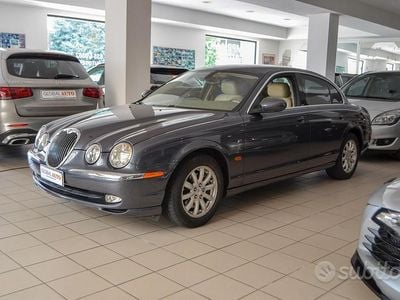 Usata Jaguar S-Type S 238 CV (175 kW) 2003 Grigio Berlina