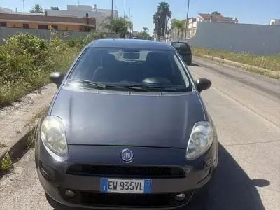 Begagnad Fiat Punto Evo 77 HK (56 kW) 2012 Halvkombi