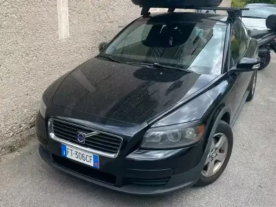 Usata Volvo C30 109 CV (80 kW) 2009 Nero Utilitaria