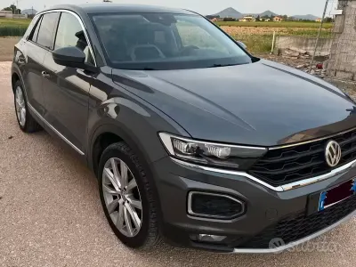 Usata VW T-Roc Advance 150 CV (110 kW) 2017 Grigio SUV