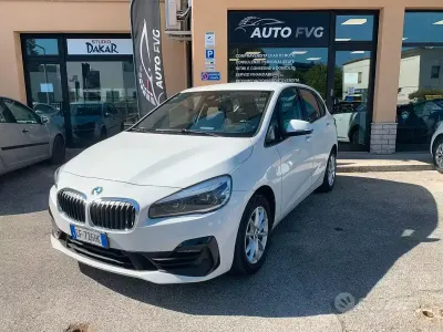 Usata BMW 218 Active Tourer Luxury Line 150 CV (110 kW) 2021 Bianco Monovolume