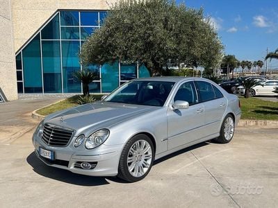 Usata Mercedes E320 Avantgarde 224 CV (164 kW) 2009 Grigio Berlina