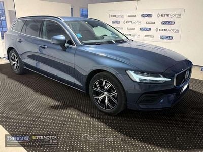 Usata Volvo V60 Core 197 CV (144 kW) 2023 Blu metallizzato Station wagon