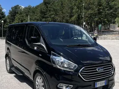 Usata Ford Tourneo Custom Titanium X 131 CV (96 kW) 2018 Nero Furgone