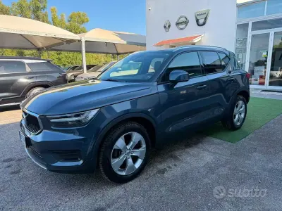 Usata Volvo XC40 Momentum 129 CV (94 kW) 2022 Nero SUV