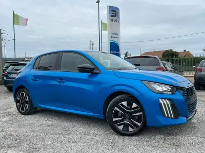 Usata Peugeot 208 Allure 101 CV (74 kW) 2024 Blu Utilitaria