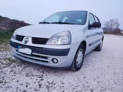 Gebraucht Renault Clio II 58 PS (42 kW) 2004 Grau Kleinwagen