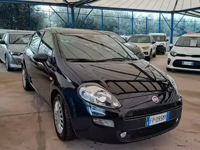 Usata Fiat Punto Street 95 CV (69 kW) 2018 Nero Utilitaria