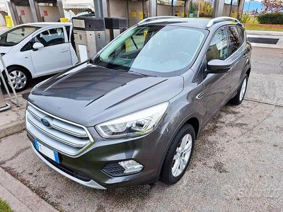 Usata Ford Kuga Titanium 150 CV (110 kW) 2018 Grigio SUV