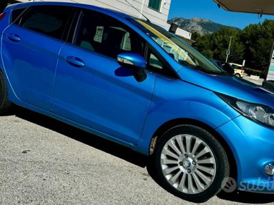 Usata Ford Fiesta 75 CV (55 kW) 2009 Blu Utilitaria