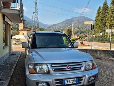 Usata Mitsubishi Pajero 160 CV (117 kW) 2002 Grigio SUV