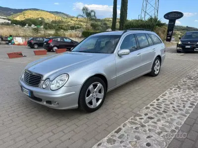 Usata Mercedes E220 Avantgarde 136 CV (100 kW) 2008 Grigio Berlina