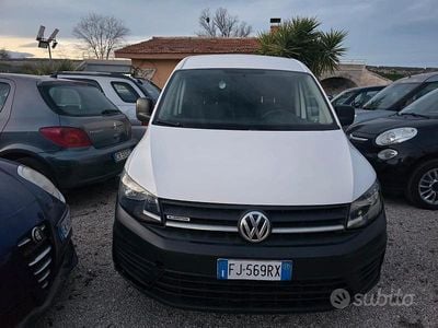 Begagnad VW Caddy Comfortline 110 HK (80 kW) 2017 Vit Minibuss