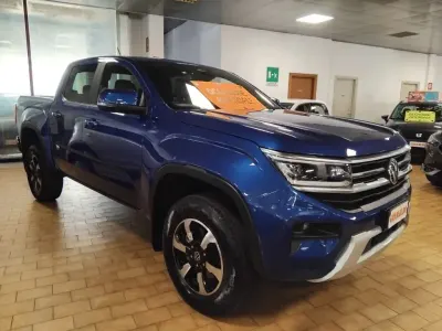 Usata VW Amarok Style 205 CV (150 kW) 2024 Bright blue / metallizzato Pick-up