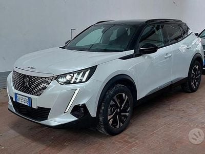 Usata Peugeot e-2008 GT-line 100 kW (136 CV) 2021 Bianco SUV