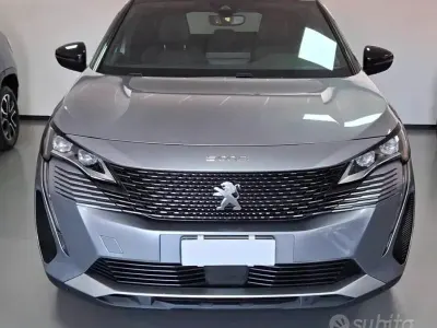 Usado Peugeot 5008 GTi 131 CV (96 kW) 2023 Gris SUV