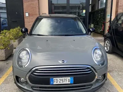 Usata Mini Clubman Business 116 CV (85 kW) 2016 Grigio finanza pastello Station wagon
