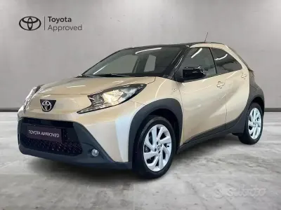 Usata Toyota Aygo X Trend 72 CV (52 kW) 2022 Beige SUV