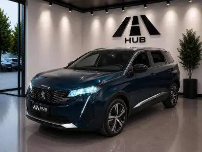 Usata Peugeot 5008 Allure 131 CV (96 kW) 2022 Blu/azzurro SUV