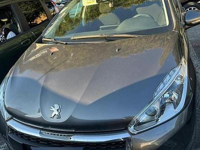 Gebraucht Peugeot 208 Signature Sky 83 PS (61 kW) 2019 Grau Kleinwagen