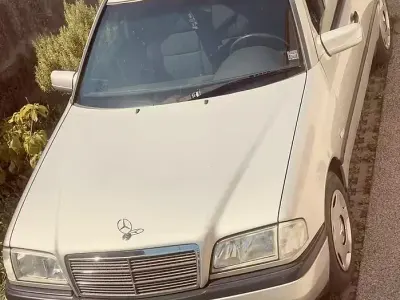 Usata Mercedes C180 122 CV (89 kW) 1996 Berlina