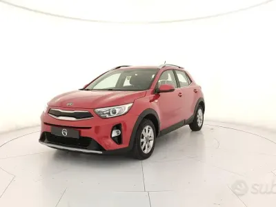 Usata Kia Stonic Style 101 CV (74 kW) 2018 Rosso SUV