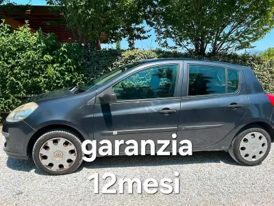 Usata Renault Clio II Luxe 75 CV (55 kW) 2006 Blu Berlina