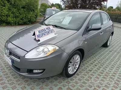 Usata Fiat Bravo Active 90 CV (66 kW) 2011 Grigio Utilitaria