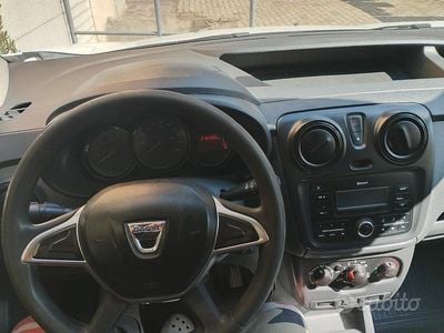 Usata Dacia Dokker 90 CV (66 kW) 2019 Bianco Monovolume