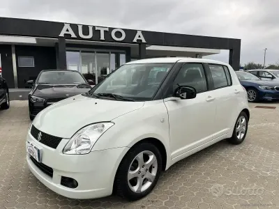 Usata Suzuki Swift GL 92 CV (67 kW) 2007 Bianco Utilitaria