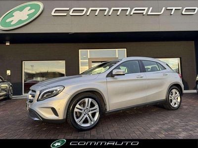 Usata Mercedes GLA200 136 CV (100 kW) 2016 Argento SUV