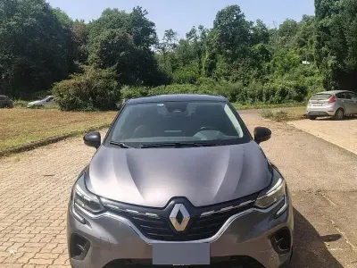 Usata Renault Captur 101 CV (74 kW) 2023 Grigio SUV