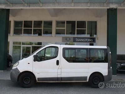 Usata Opel Vivaro 2003 Bianco Monovolume