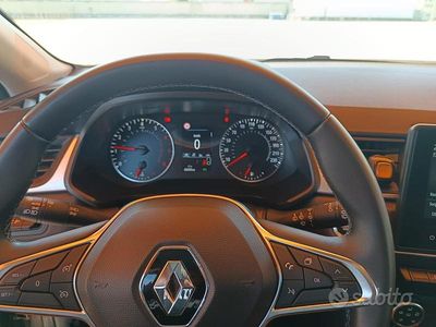 Usata Renault Captur 100 CV (73 kW) 2022 Grigio SUV