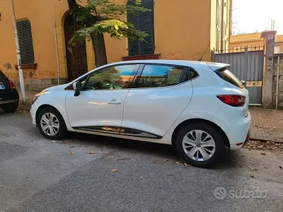 Usata Renault Clio IV Zen 75 CV (55 kW) 2018 Grigio Berlina