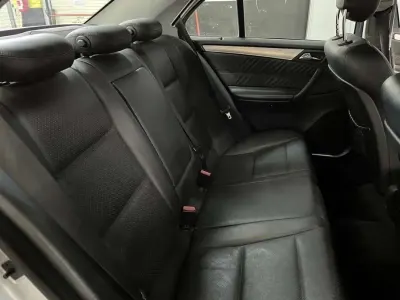 Begagnad Mercedes C220 Avantgarde 150 HK (110 kW) 2004 Sedan