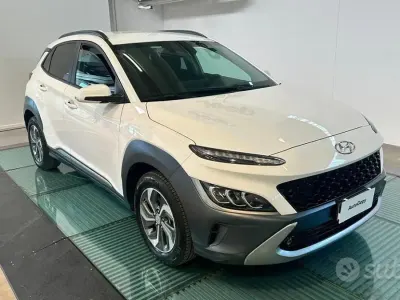 Käytetty Hyundai Kona 105 HP (77 kW) 2022 Valkoinen Katumaasturi