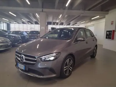 Usata Mercedes B200 150 CV (110 kW) 2021 Grigio Utilitaria