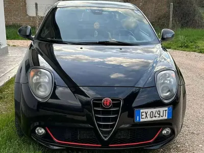Second-hand Alfa Romeo MiTo Distinctive 84 CP (61 kW) 2014 Negru Hatchback